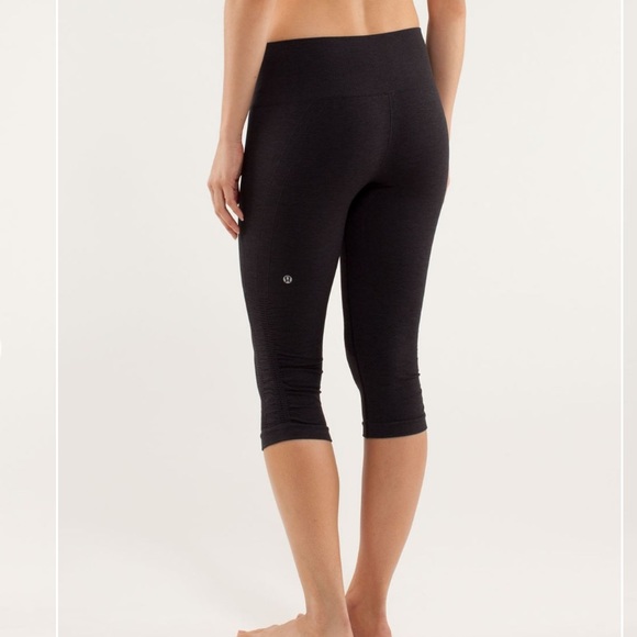 lululemon athletica Pants - Lululemon in the flow cropped leggings pants charcoal gray size 6